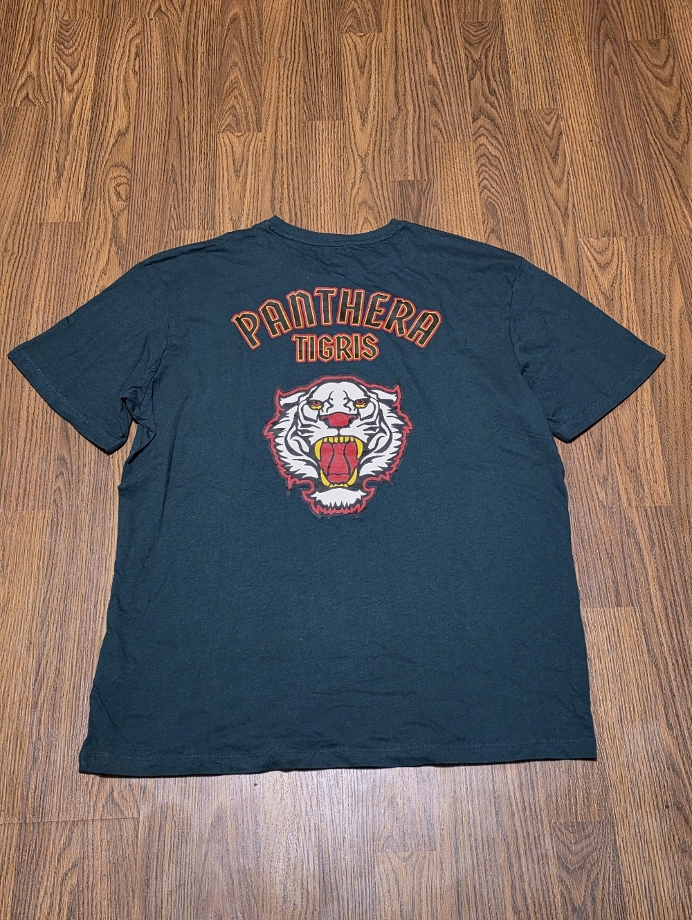 Panthera Tigris Men’s XL NWT Green Graphic Tiger T-Shirt Streetwear Red White - Picture 5 of 6